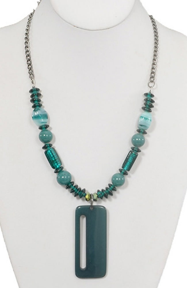 DARK TEAL BEADS W/PENDANT NECKLACE